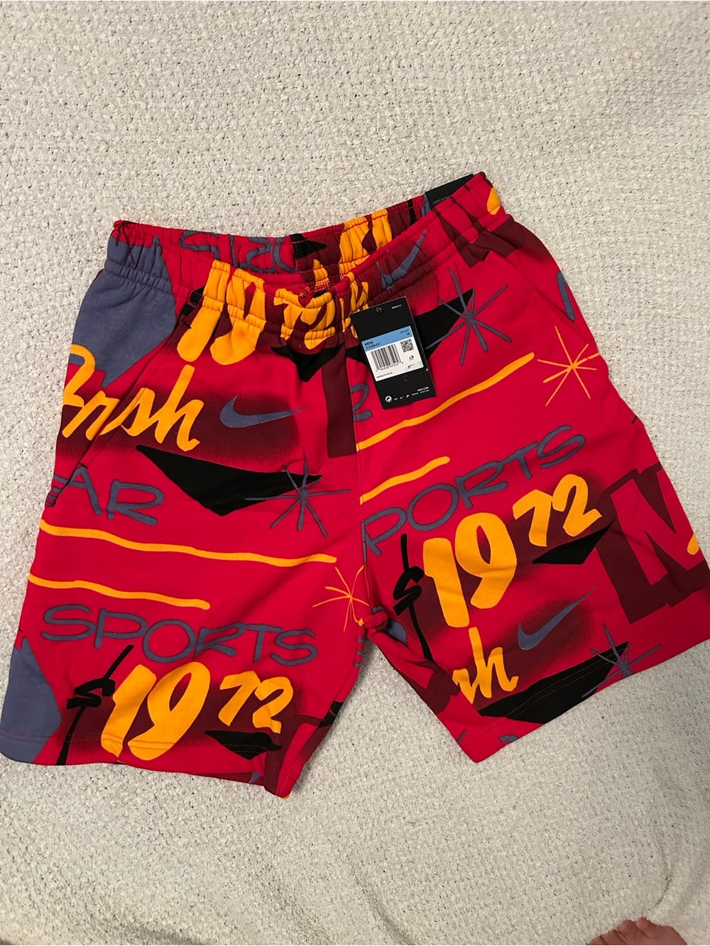 NWT Medium Nike SPORTSWEAR CLUB SHORTS 1972